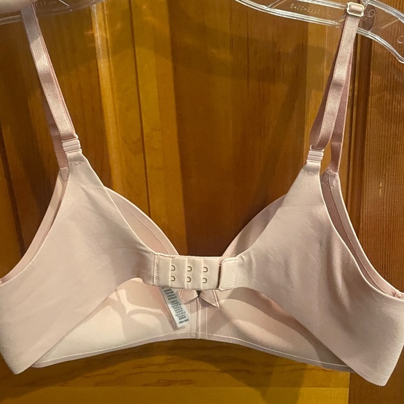 NWOT Dream Angels Victoria's Secret padded no wires bra 36B - Picture 3 of 5